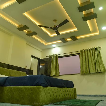 Pawan Executive Tuljapur Esterno foto