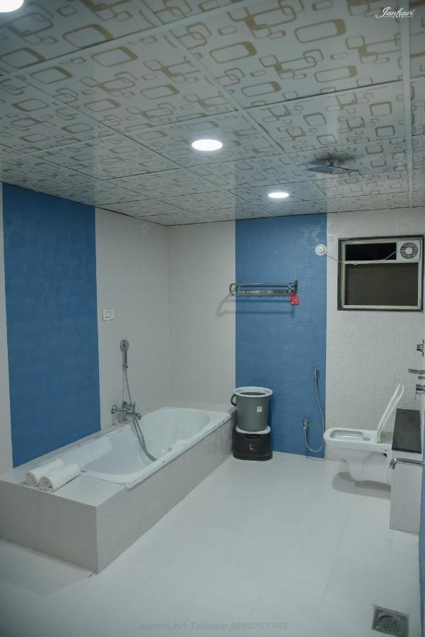 Pawan Executive Tuljapur Esterno foto