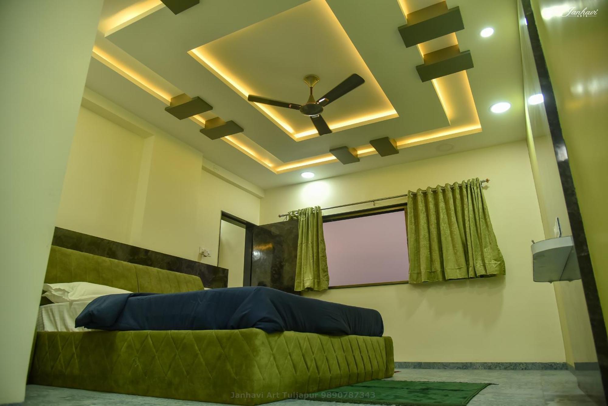 Pawan Executive Tuljapur Esterno foto