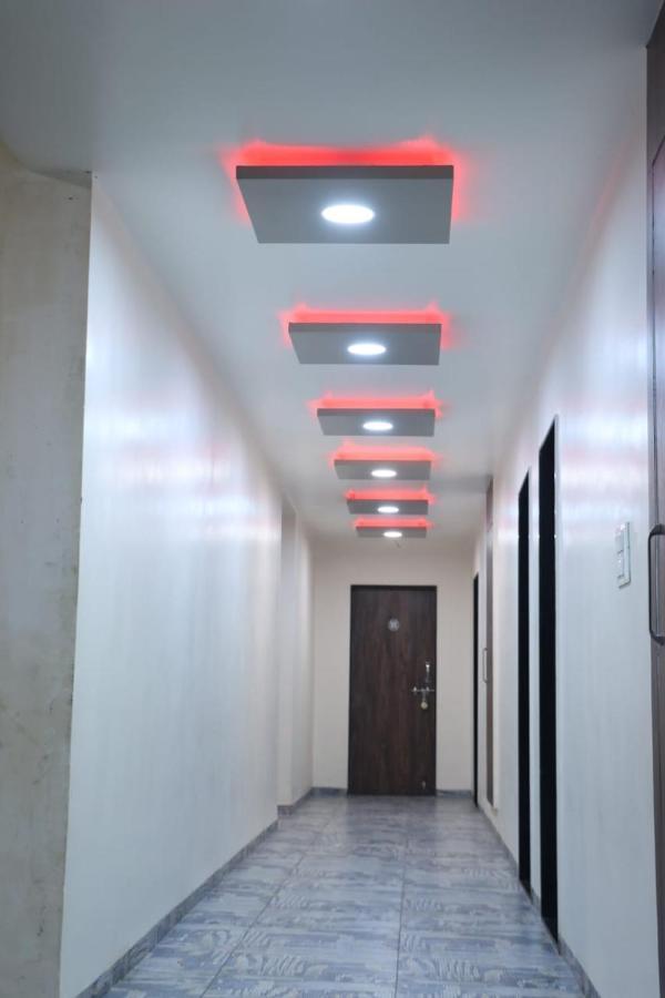 Pawan Executive Tuljapur Esterno foto