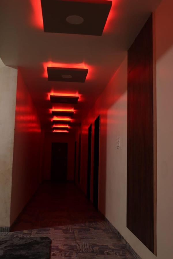 Pawan Executive Tuljapur Esterno foto