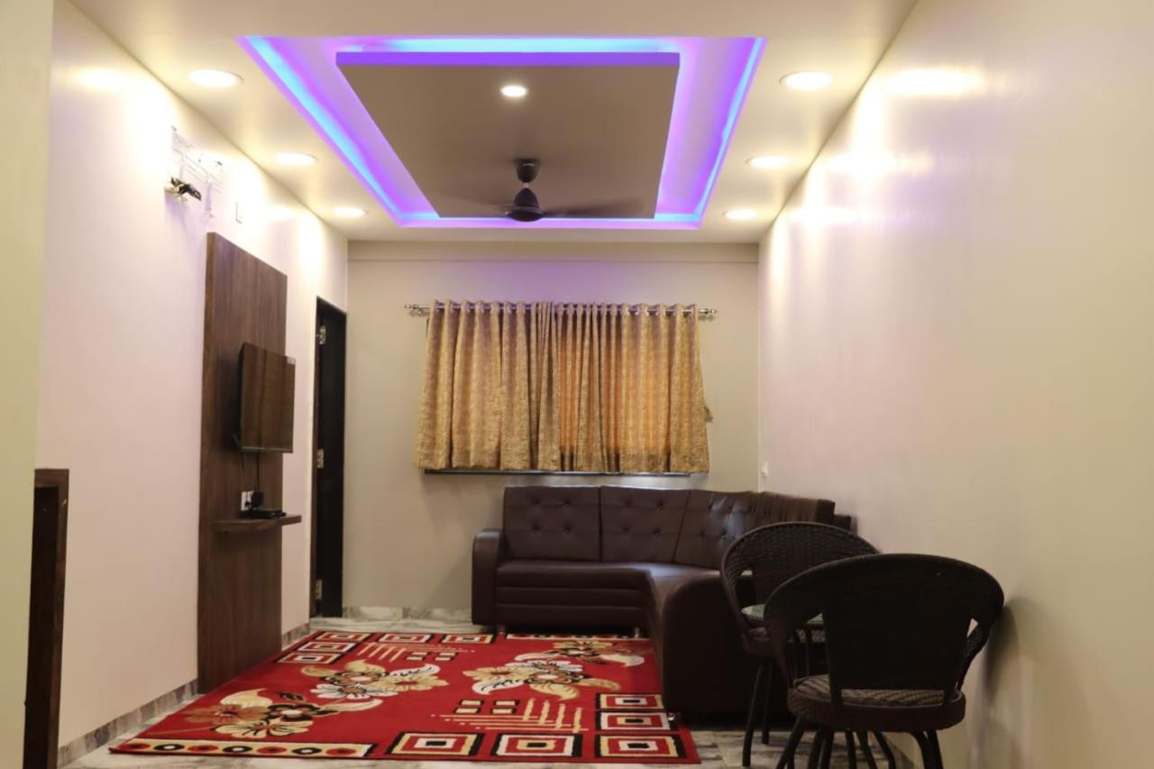 Pawan Executive Tuljapur Esterno foto