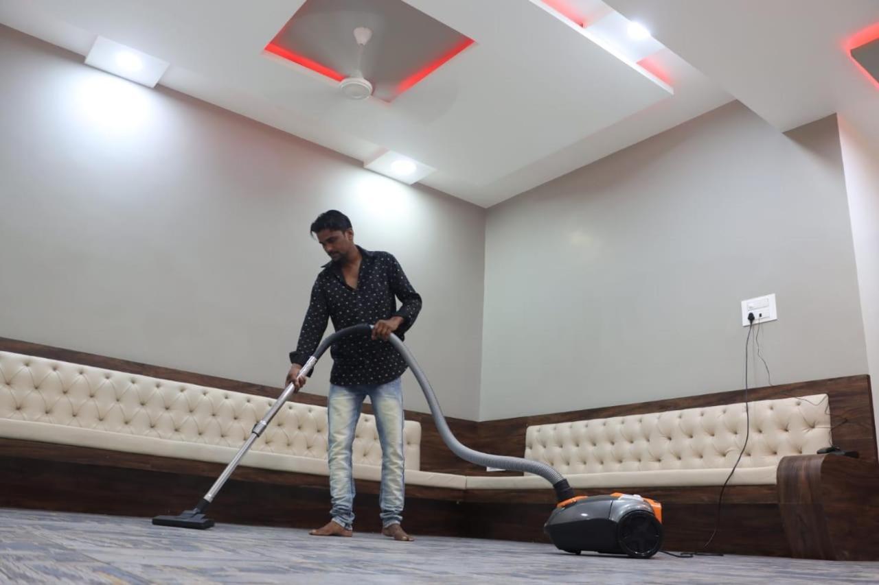 Pawan Executive Tuljapur Esterno foto
