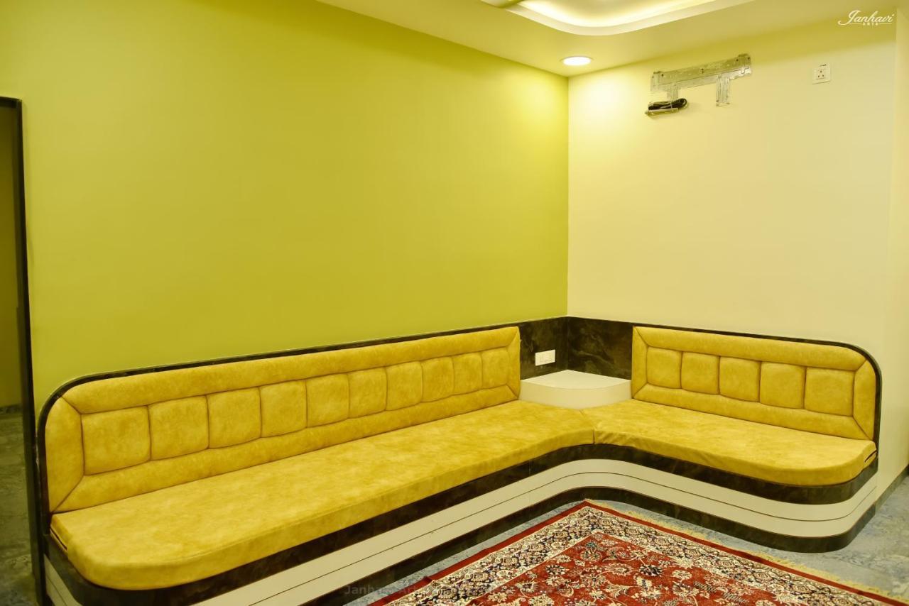 Pawan Executive Tuljapur Esterno foto