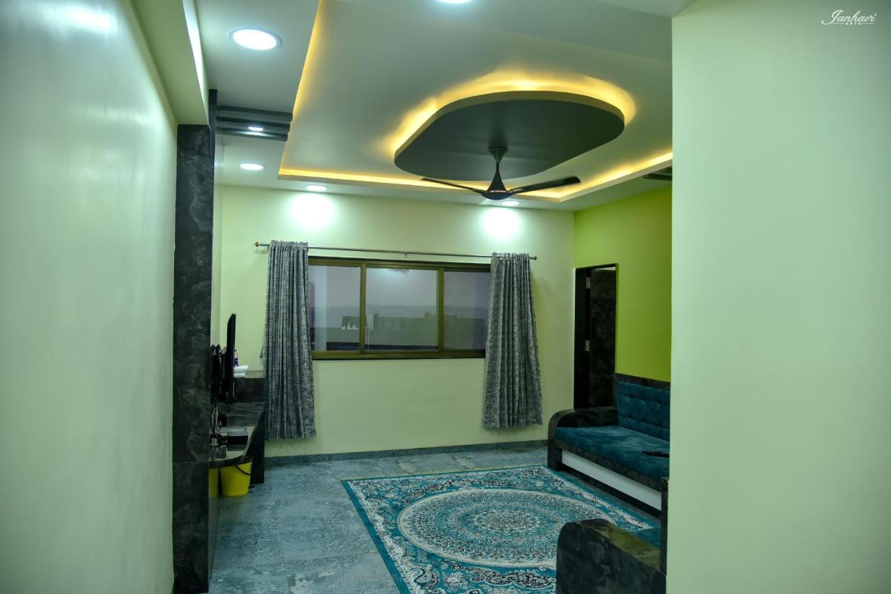Pawan Executive Tuljapur Esterno foto