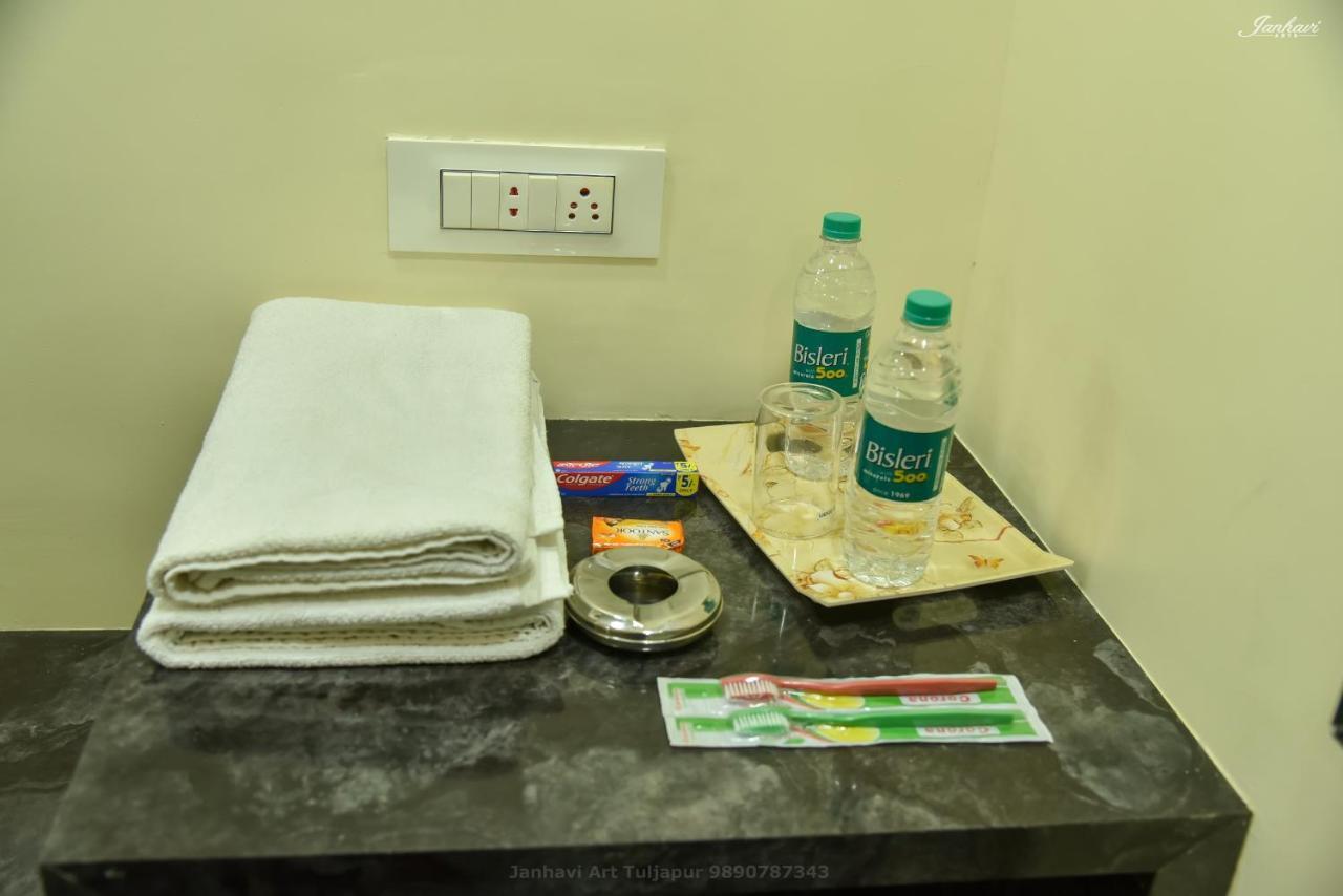 Pawan Executive Tuljapur Esterno foto