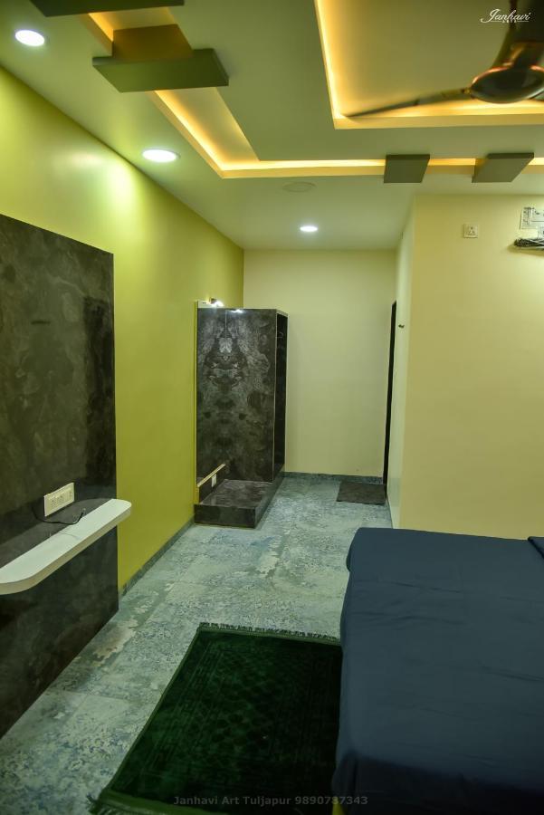 Pawan Executive Tuljapur Esterno foto