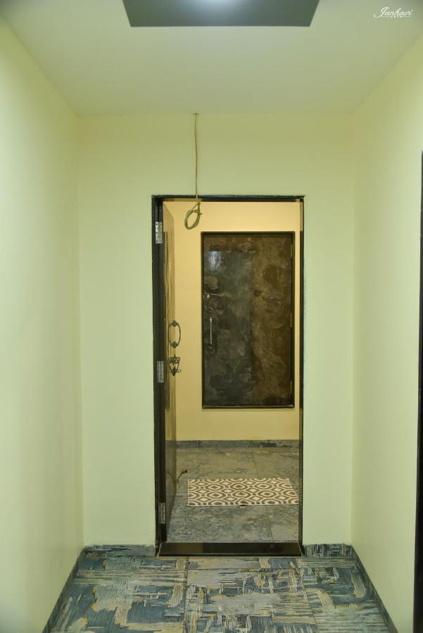Pawan Executive Tuljapur Esterno foto